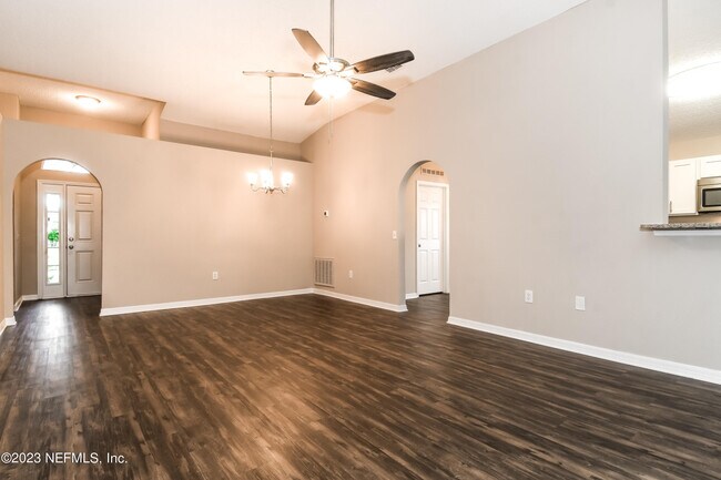 Building Photo - 2900 Stonegate Ln