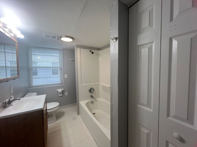 Building Photo - Beautiful 4 Bedroom/ 2 Bath- RENT SPECIAL:...