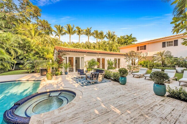 Building Photo - 607 Melaleuca Ln