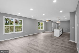 Building Photo - 1500 Embassy Dr