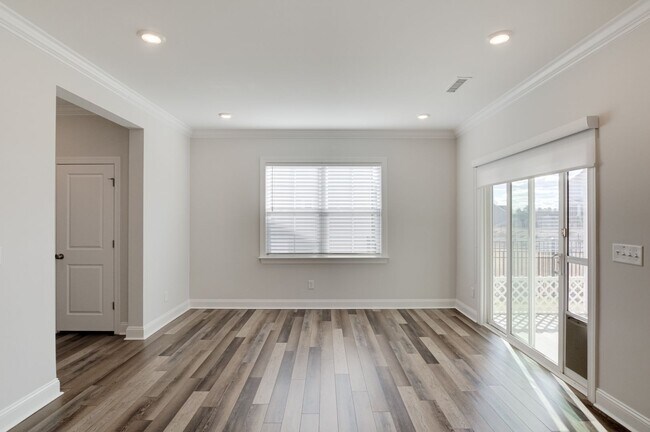 Building Photo - Light & Bright 4BR 3BA house in Tryon, Wak...