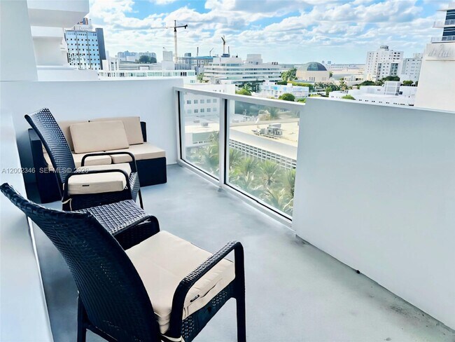 Building Photo - 100 Lincoln Rd