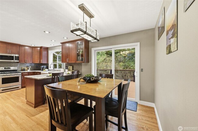 Building Photo - 3bd/2.25ba Duvall Home