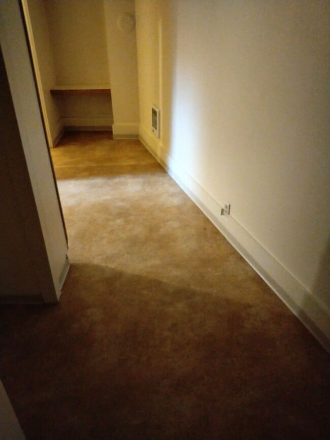 Building Photo - 614e15