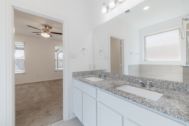 Building Photo - 31319 Horseshoe Meadow Bend Ln