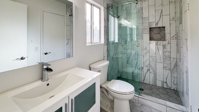 Building Photo - 3-Bed, 2.5-Bath Summerlin Home with Modern...
