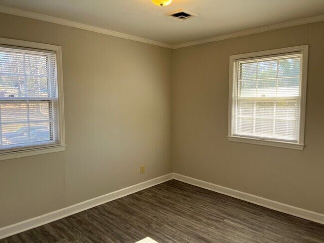 Building Photo - Close to Downtown Albemarle - Apartment