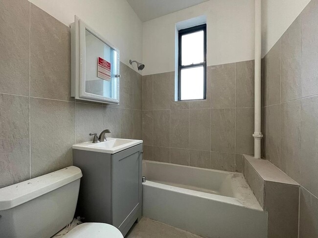 Building Photo - 1103 Franklin Ave