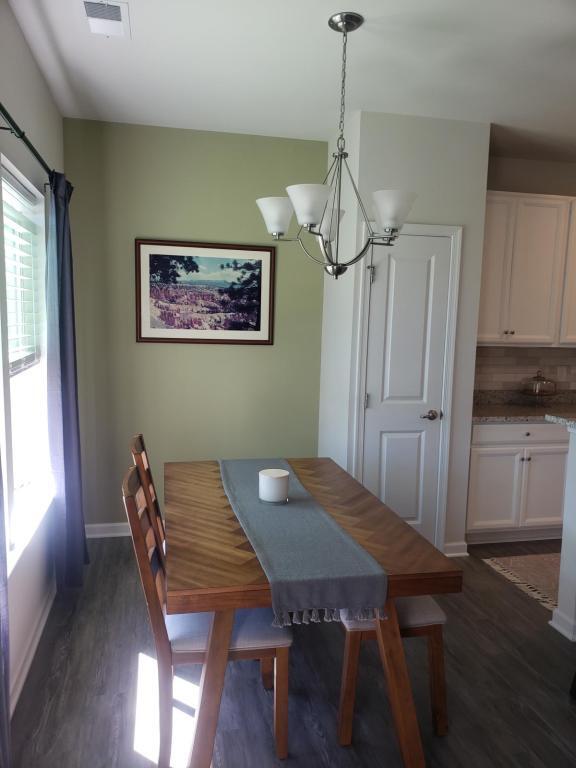 Building Photo - 724 Hezekiah Little Dr