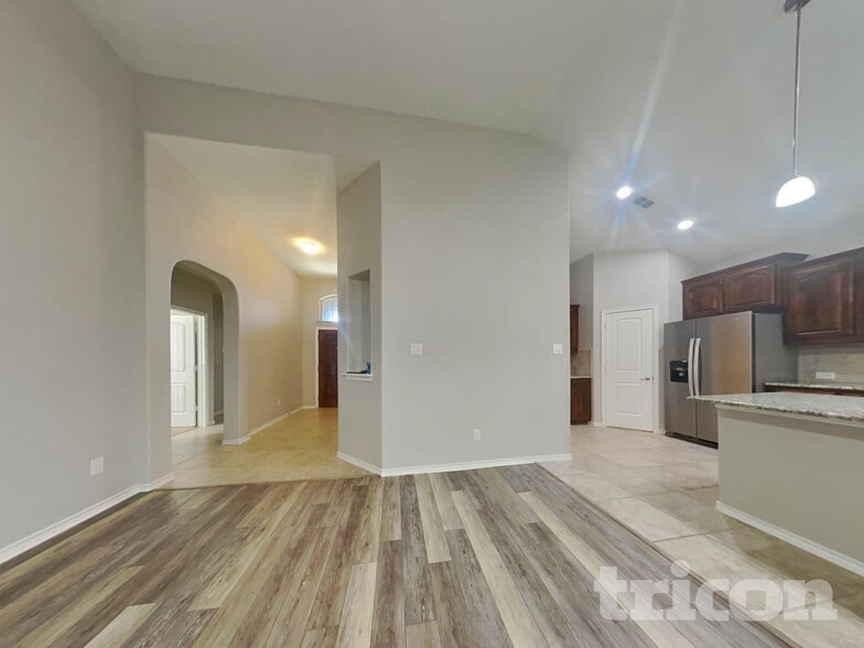 Building Photo - 1304 Glen Ct