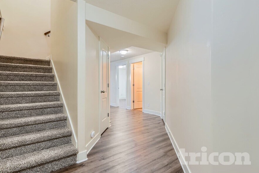 Building Photo - 787 Shavey Ln