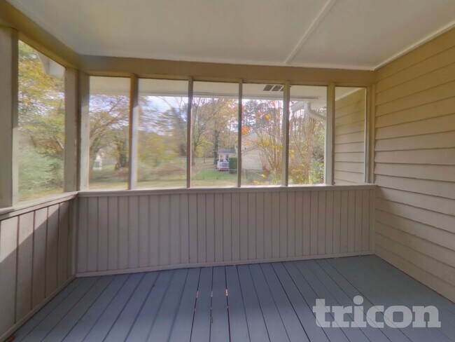 Building Photo - 20 Summerfield Ct