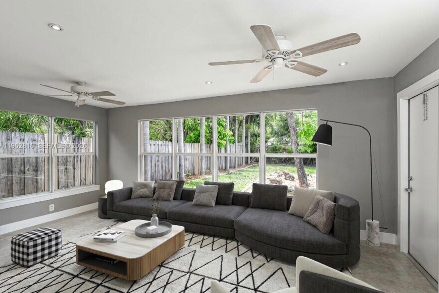 Building Photo - 1032 SW 22nd Ter