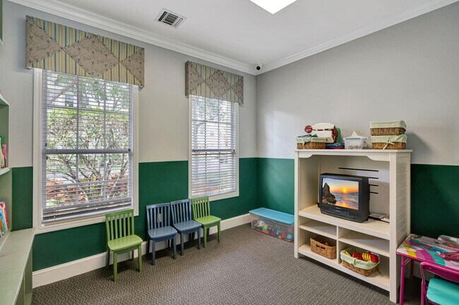 Building Photo - 275 Murcia Dr