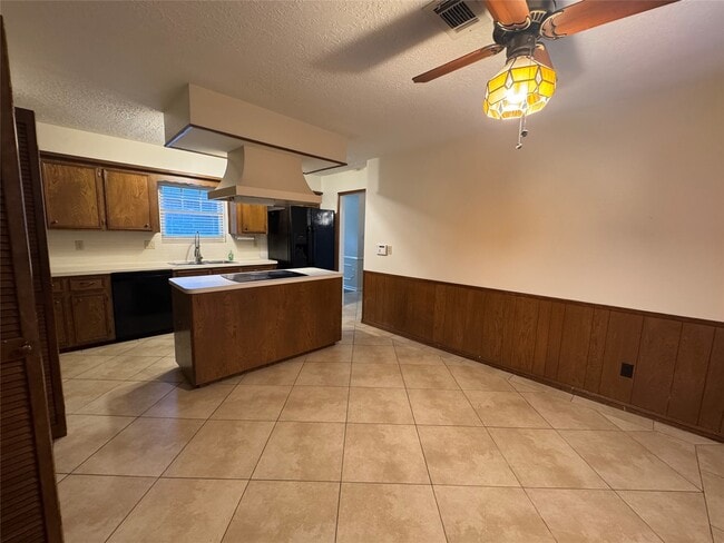 Building Photo - 5435 Mossy Timbers Dr