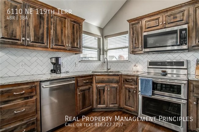 Building Photo - 6110 NE 119th Terrace