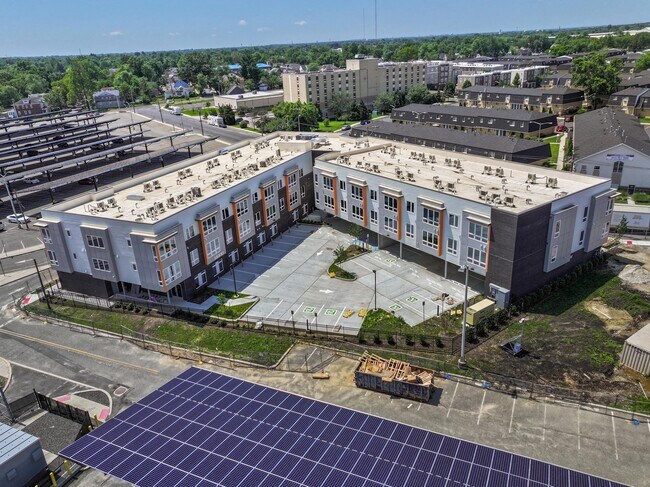 Building Photo - Oliver Station