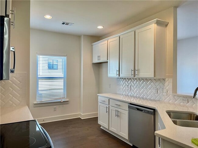 Building Photo - 159 Auburn Run Ln