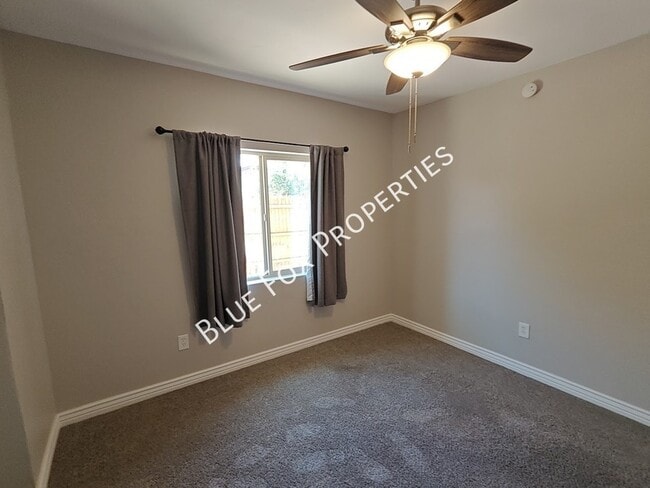 Building Photo - 619 S Highland Ave