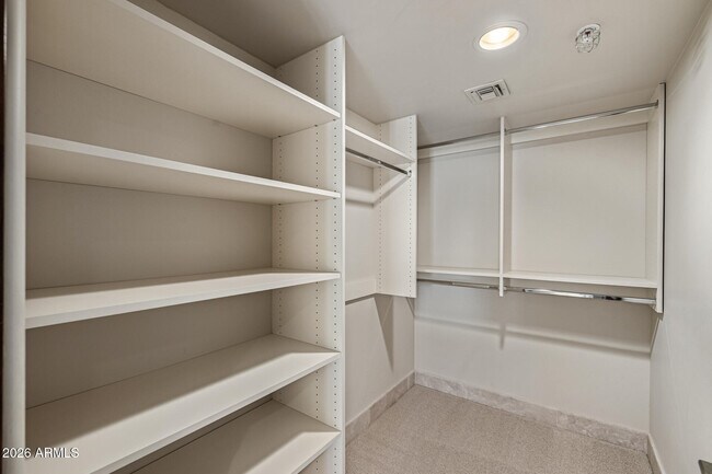 Building Photo - 8406 E Calle Buena Vista