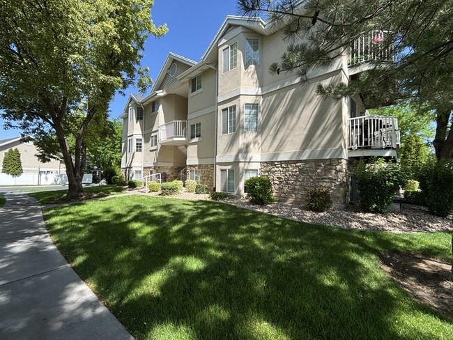 Building Photo - 1311-1200 1200 W