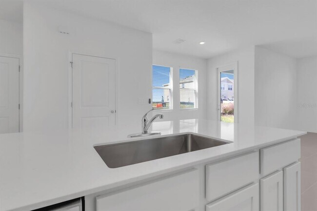 Building Photo - 2803 Maloof Dr