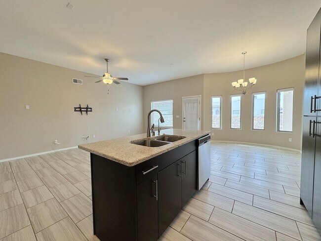 Building Photo - East El Paso 3 bed Refrig A/C