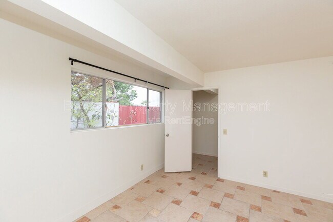 Building Photo - 3725 Orion Dr