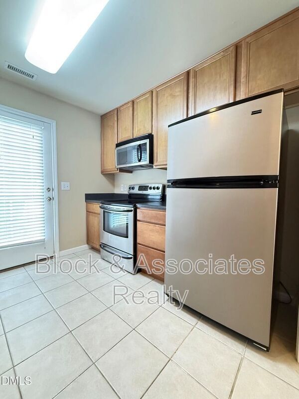 Building Photo - 9911 Cleaver Ct