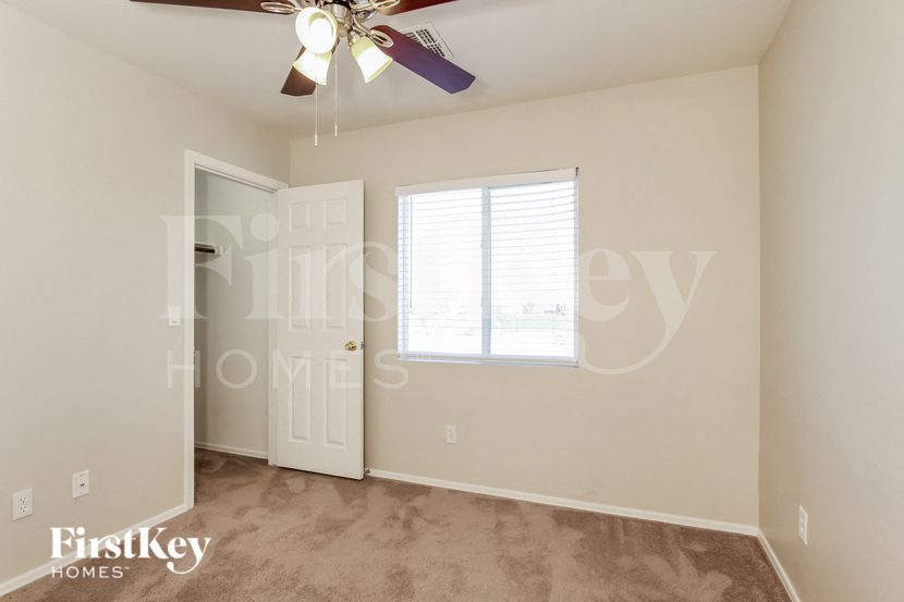 Building Photo - 850 S 223rd Ln