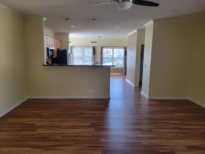 Building Photo - 6203 Regency Ct