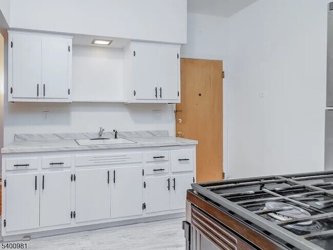 Building Photo - 502 Washington Ave