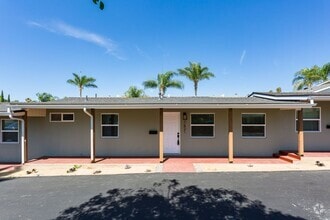 Building Photo - COMING SOON!! Amazing Renovated 1-BR Unit ...