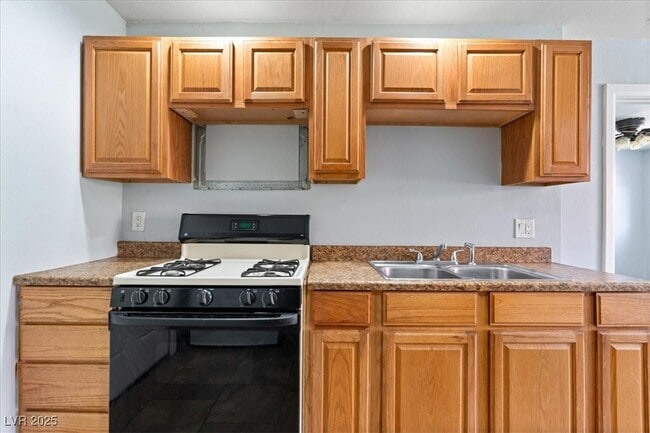 Building Photo - 4000 Visby Ln