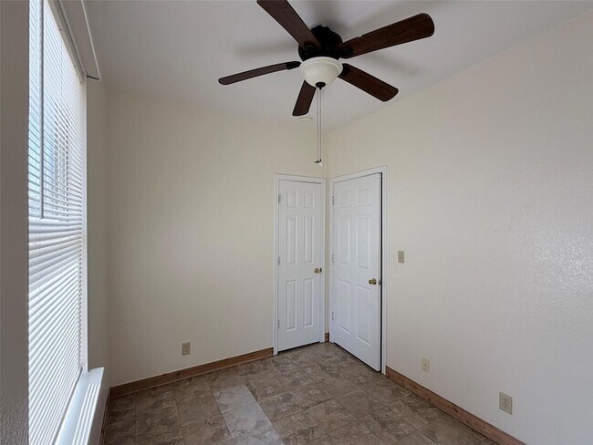 Building Photo - 251 Zimmerman Ave