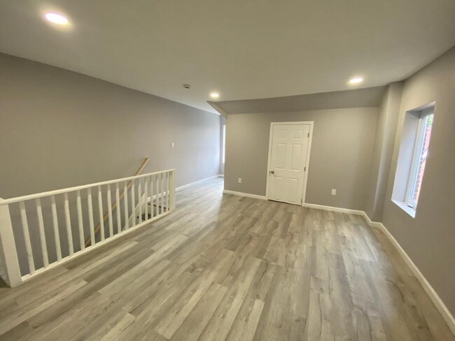 Building Photo - 178 W Hanover St