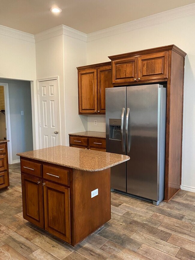 Building Photo - 4 BEDROOM IN RED ROCK, BELTON ISD