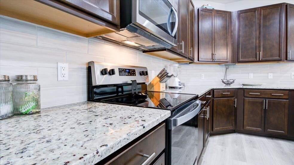 Building Photo - 125 Parrot Ave