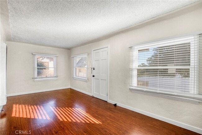 Building Photo - 959 W 17th St