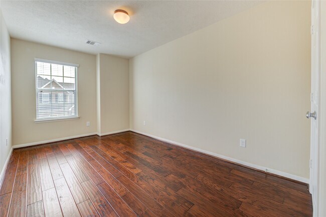 Building Photo - 8422 Sunset Loch Dr