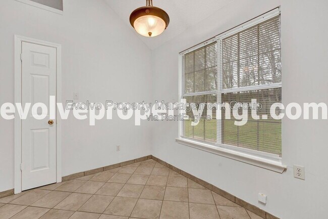 Building Photo - 3823 Twin Valley Cove