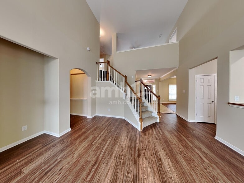 Building Photo - 4919 Chase Wick Dr