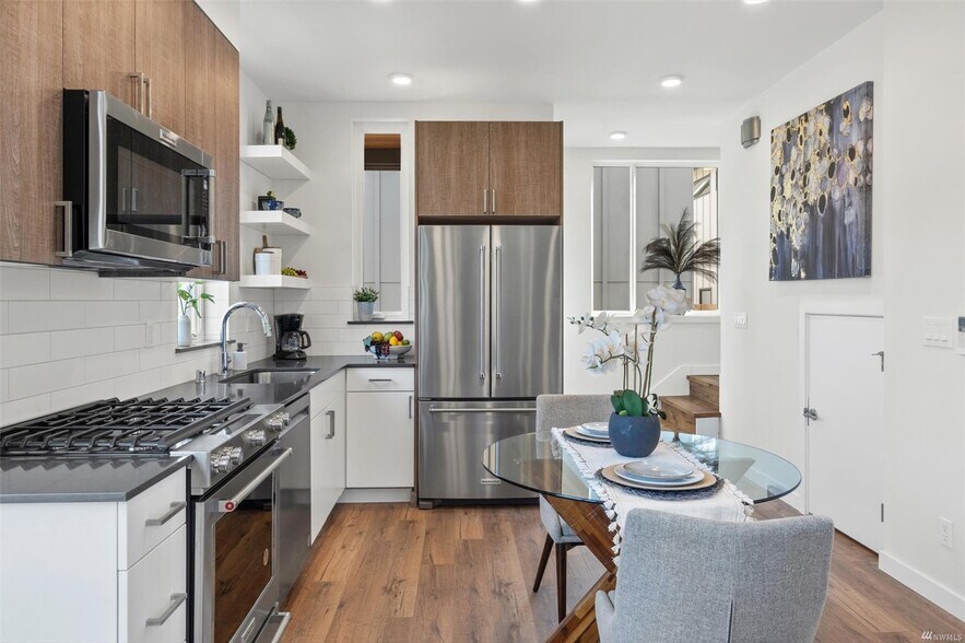 Full sized, stainless steel appliances - 2117 S Walker St