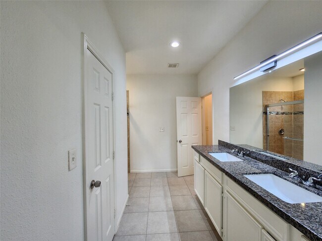 Building Photo - 1105 Erin St