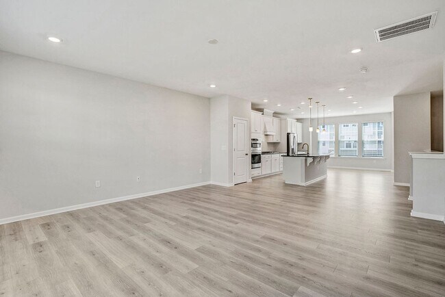 Building Photo - 2804 Austin Fls Sta