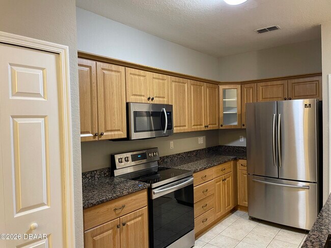 Building Photo - 830 Airport Rd