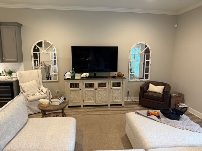 Building Photo - Luxury 3BR/3.5BA Townhome w/ 2-Car Garage in Gated Community