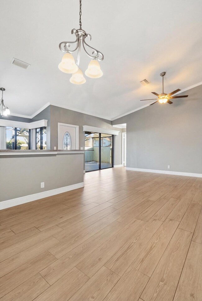 Building Photo - 5694 Northpointe Ln