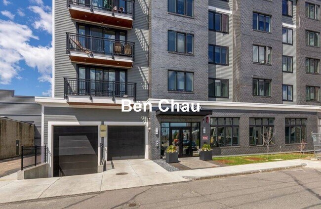 Building Photo - 26 Hichborn St
