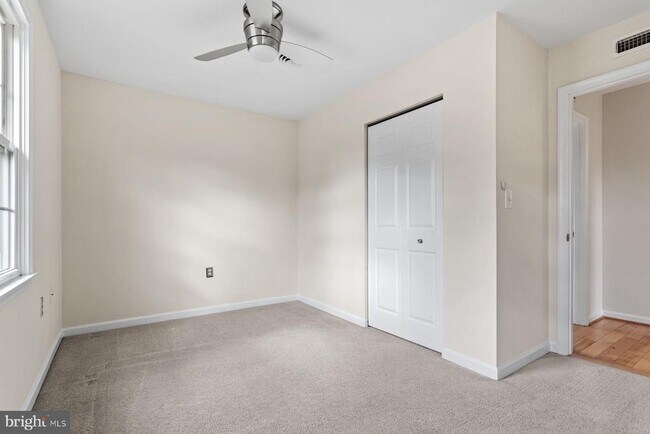 Building Photo - 10610 High Beach Ct